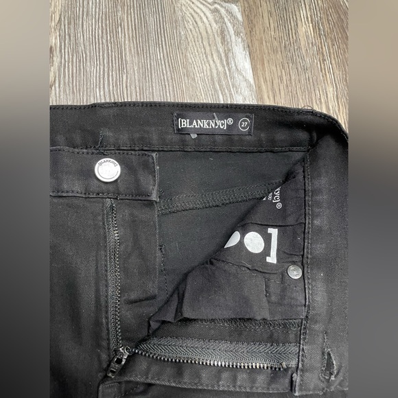 BlankNYC Black White Stripe Cropped Ankle Distressed  Raw Hem Skinny Jeans 27 - Picture 8 of 15